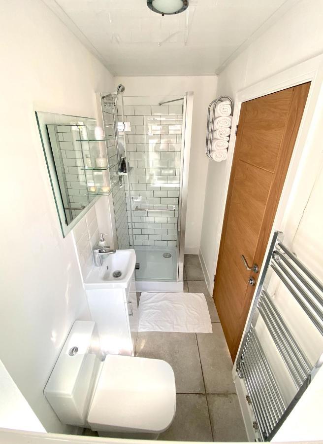 2 Bed Town Centre Nr Theatre Free Park Wi-Fi & Garden Appartement Aylesbury  Buitenkant foto
