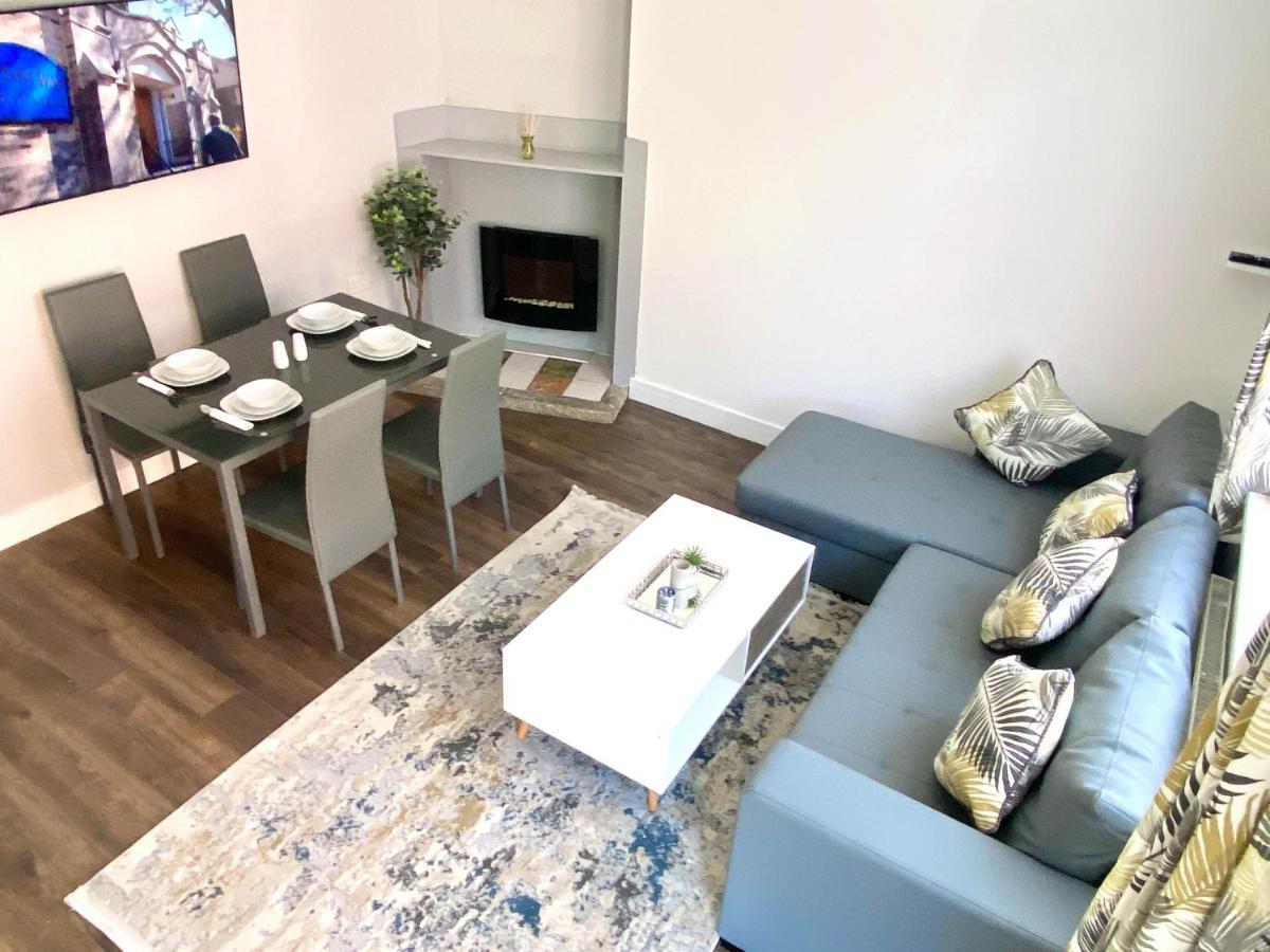 2 Bed Town Centre Nr Theatre Free Park Wi-Fi & Garden Appartement Aylesbury  Buitenkant foto