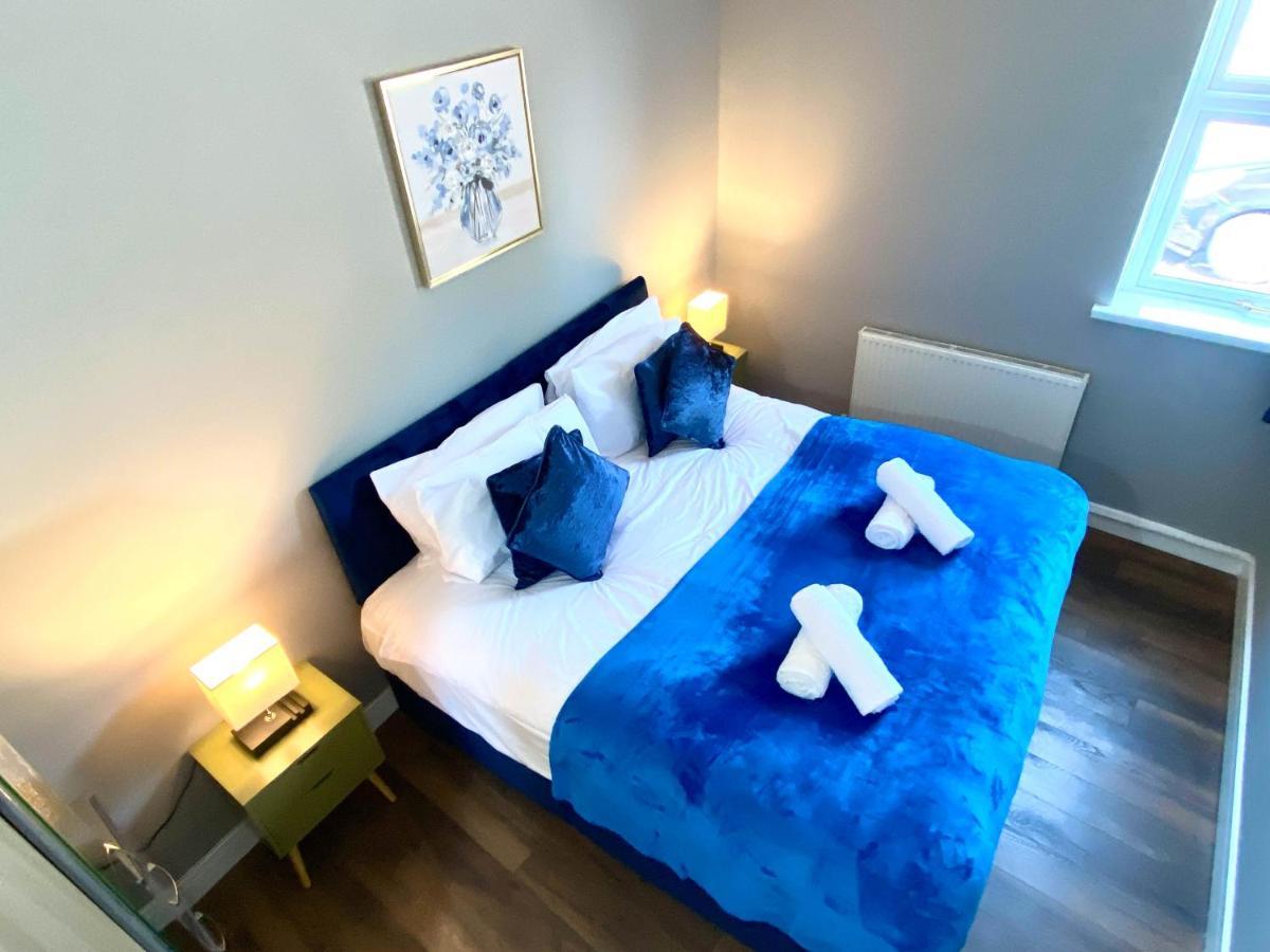 2 Bed Town Centre Nr Theatre Free Park Wi-Fi & Garden Appartement Aylesbury  Buitenkant foto