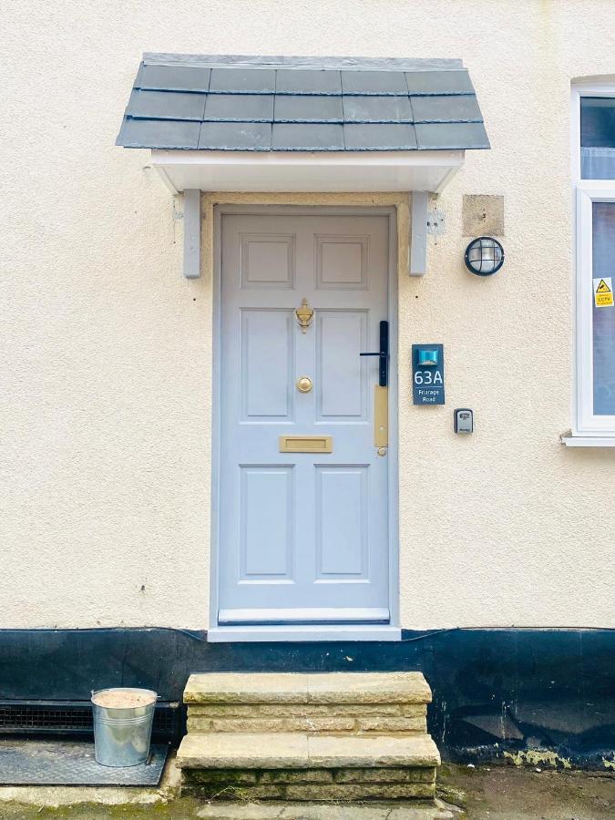 2 Bed Town Centre Nr Theatre Free Park Wi-Fi & Garden Appartement Aylesbury  Buitenkant foto